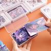 Caja de almacenamiento de tarjetas transparente con tapa abatible, caja para juego de cartas con pegatinas, caja pequeña con película para tarjetas, caja pequeña a prueba de polvo para tarjetas