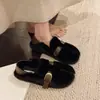 Chinelos Peludos Planos da Moda para Mulheres, Celebridade da Internet para Ir ao Trabalho, Novos Sapatos de Algodão com Solado Macio e Bico Fechado de Alta Qualidade para Outono/Inverno de 2026