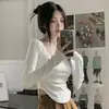 Entrega en una sola pieza otoño e invierno 2023 camiseta de manga larga de terciopelo con cuello cuadrado para mujer, ropa interior de mujer, dobladillo ajustado, camiseta de manga larga de base con arco