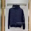Nuevas Chaquetas de Plumón Europeas m Mengjia de Punto con Empalme Casual para Hombres y Mujeres, Chaquetas Versátiles de Moda Cálidas con Capucha