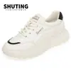 Zapatos Casuales de Suela Blanda 2026 Primavera Nueva Moda Zapatos Blancos Cómodos Zapatos de Viaje Tenis Fáciles de Poner