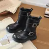 Botas de Cuero de Moda para Niños 2026 Otoño Nuevo Estilo Botas de Motocicleta con Hebilla Negra Estilo Coreano Versátiles Botas de Media Caña para Niñas