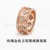 Anillo de Flor de Calidoscopio Estrecho de Trébol de Cuatro Hojas de Gama Alta para Mujer, Anillo de Banda Ancha Totalmente Diamantado con Chapado Grueso en Oro Rosa de 18K