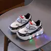 Zapatos con luces intermitentes para niños de 1 a 6 años 3 niños zapatos de patinador zapatos con luz de inducción zapatos casuales para niños pequeños zapatilla de suela blanda