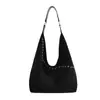Bolso de Mano con Tachuelas de Gamuza Estilo Retro Coreano para Mujer 2026 Otoño/Invierno Nuevo de Gran Capacidad para el Trabajo con Correa al Hombro