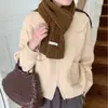 En stock al por mayor del fabricante: bufanda de punto trenzado para mujer de invierno con mezcla de lana, color liso, engrosada, versátil, estilo coreano
