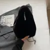 Bolsos de Felpa Transfronterizos para Mujer, Moda Trendy Otoño e Invierno 2026, Bolso Cruzado con Cadena, Bolso Cubo Peludo