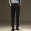 Ropa de Hombre Fengshe / Invierno 2026 Acolchado de Felpa Gruesa Casual para Hombre Pantalones Vaqueros de Lana para Hombre Pantalones Largos Cálidos Pantalones de Nueve Puntos