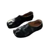 Sapatos retrô de nicho super macios de couro bovino com bico dividido e pele de porco para mulheres, sapatos planos de calçar, pequenos sapatos de couro versáteis em estilo britânico
