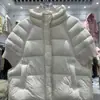 Colete de Penugem de Pato Branco 90 Outono e Inverno Novo Estilo Europeu Gola Alta Manga Tricotada Feminino Curto Design Tendência Colete