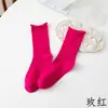Meias Brancas de Cano Médio Estilo Ins Maré Primavera e Outono Meias de Algodão Cor Sólida com Termos Verticais Verão Infantil Meias jk Pretas para Meninas Enroladas