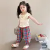 Conjunto de Verão para Meninas 2026 Moda Novo Estilo Coreano Fino Tendência Estiloso Conjunto de Duas Peças Bebê Manga Curta Calça Xadrez