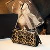 Bolso de Mujer 2026 Nuevo Modelo Bolso Cruzado de Nicho para Madres de Mediana Edad, Bolso de Mujer de Cuero Genuino, Bolso de Hombro Elegante y con Estilo, Bolso de Mano