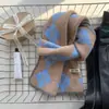 Bufanda de Cuadros Rombo de Alta Gama Coreana 2025 para Mujer en Atmósfera Invernal Bufanda Gruesa Cálida para el Cuello Chal