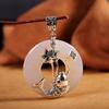 Colgante de Plata S925 Incrustado con Calcedonia Blanca de Peces Jugando entre Lotos, Colgante de Moda Vintage para Mujer para Venta Transfronteriza
