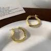 Minimalista Retro Exquisito Versátil Lujo Ligero Gama Alta Estilo Minimalista Oro Cafetero Pendientes Moda de Nicho Pendientes de Temperamento para Mujer