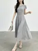 Vestido de alta gama para mujer Nanyou con una textura lujosa, estilo suave, cuello redondo, mangas cortas, elegante vestido de línea A, vestido Issey Miyake
