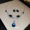 Conjunto de Brincos Quadrados Cravejados de Diamante e Colar de Duas Peças, Fashion, Leve, Colar Luxuoso e de Alta Qualidade, Conjunto de Joias Elegante e Versátil