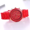 Reloj de silicona Ginebra Ginebra disponible para mujer, estilo coreano, moda, hermoso color, gelatina, reloj informal para estudiantes.