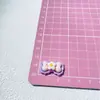 Lindo Moño de Flor Hecho a Mano DIY Pegamento de Crema Funda para Teléfono Móvil Tocado Pasador Joyería Accesorios de Resina Venta al por Mayor