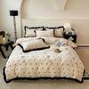 Invierno Estilo Hepburn Engrosado Forro Polar Terciopelo de Leche Encaje Juego de Cuatro Piezas Cálido Coral Terciopelo Sábanas Suave y Cómodo Funda Nórdica