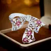 Nova Broche de Laço com Pedras Preciosas Coloridas e Zircônia de Luxo de Alta Qualidade para Mulheres, Acessório Exquisito de Luxo Leve para Terno, Presente para o Dia do Professor