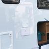 Puerta de escotilla con cerradura para RV, remolque, puerta de escotilla impermeable con puerta de escotilla pequeña, toma de corriente externa, escotilla, accesorios modificados