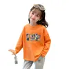 Camiseta de manga larga de algodón 100% para niñas con estampado de dibujos animados para primavera y otoño, adecuada para niños mayores y pequeños, camiseta básica versátil de cuello redondo estilo coreano