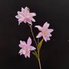 Lirio artificial de 3 cabezas, pequeño, para bodas, decoración de hoteles, hilera de flores, guía de ruta, arreglos florales, fotografía, adornos florales falsos.