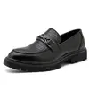 Zapatos de cuero de suela gruesa de gran tamaño para hombre transfronterizos, zapatos de cuero para hombre de punta fina, nuevos mocasines slip-on casuales de vestir formales