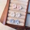 Flor Blanca Boliviana Flor Francesa Elegante Pétalo de Flor Flor Tridimensional Accesorios de Resina Pendientes de Estilo Japonés Simple Hechos a Mano