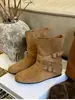 Botas de moda outono 2026 estilo retro com sola macia e detalhe de fivela, botas versáteis e estilosas de cano médio para mulheres