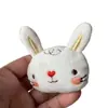 Muñeco de Peluche de Conejo Corazón de Dibujos Animados Accesorios para Muñecas Ropa Bolsas Zapatos y Calcetines Colgantes Accesorios para Joyería DIY Venta al por Mayor