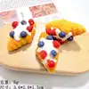 Brinquedo de Comida de Resina Simulada Morango com Creme Fruta Pão em Forma de Diamante DIY Artesanal Fofo Acessórios para Prendedor de Cabelo Joia Pingente