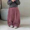 Pantalones de pana de pierna ancha estilo coreano retro para niñas, pantalones casuales holgados plisados tipo zanahoria, ropa de otoño para bebé niña
