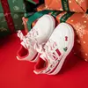 Tênis Branco Infantil 2025 Novo Estilo com Lã Desenho Animado Tênis de Menino Versátil Pai-Filho Sapatos Esportivos de Menina Versão Coreana