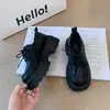Sapatos femininos de couro estilo britânico com sola grossa para aumentar a altura, novos mocassins de cadarço retrô versáteis de outono estilo faculdade