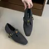 Zapatos Mary Jane de Moda Versátiles Estilo Chanel Camelia Modelo Nuevo Principios de Primavera 2026 Tacón Grueso Correa en T Metálica Tacones Altos