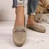 Chinelos de Verão Cruzados com Corrente de Metal e Biqueira Fechada 2026 Tamanho Grande Planos Preguiçosos com Solado Macio Slip-On Meio Chinelo para Mulheres