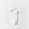 Calcetines nuevos de color liso con diseño de oso y corazón para primavera y verano, calcetines invisibles para mujer, calcetines de algodón blancos con costilla alta bordada, venta al por mayor