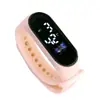 Reloj Electrónico LED Infantil Temático de Astronauta para Niñas, Solo Muestra la Hora, Resistente al Agua, Adecuado para Estudiantes de Primaria y Secundaria, Reloj Deportivo para Niños