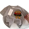 Elegante camiseta de manga corta de verano 2026 para niños y niñas, diseño 3D estilo japonés de papas fritas y hamburguesa, moderna camiseta de manga corta para niños pequeños
