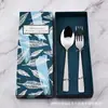 Juego Creativo de Acero Inoxidable 430 Cubo de Agua Cuchillo, Tenedor y Cuchara Set de 5 Piezas con Mango Cuadrado Patrón Martillado Set de Cubiertos para Comida Occidental
