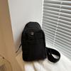 Versão Coreana 2025 Nova Moda Bolsa de Ombro Casual Simples Feminina Bolsa de Peito Grande Capacidade Tecido de Nylon Repelente à Água