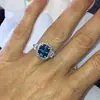 Huajie desea anillo popular europeo y americano de plata S925 con zafiro incrustado, personalidad de moda, temperamento, anillo femenino al por mayor