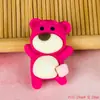 Oso Infestado Fresa Oso Serie Accesorios para Joyería DIY Caja de Papelería al por Mayor Carcasa de Teléfono Móvil Pasador Accesorios de Pegatina para Refrigerador
