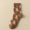 Meias de Algodão Femininas Outono e Inverno Novas Desenho Animado Fofo Celebridade da Internet Urso Melad Meia Cano Médio, Confortáveis Versáteis Meias Largas