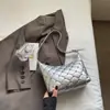 Bolso Pequeño Transfronterizo para Mujer 2026 Nuevo Bolso de Hombro y Axila de Nicho Bolso de Mano Acolchado con Cadena Bolso Cruzado Versátil
