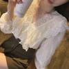 Camisa de encaje de manga larga con cuello retro francés para mujer, primavera y otoño 2025, nuevo diseño entallado y adelgazante, top moderno y con sentido del estilo.