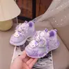 Sapatos Femininos 2026 Outono Novo Tênis Esportivo Infantil Malha Solado Macio Antiderrapante Corrida Desenho Animado Sapatos de Pai